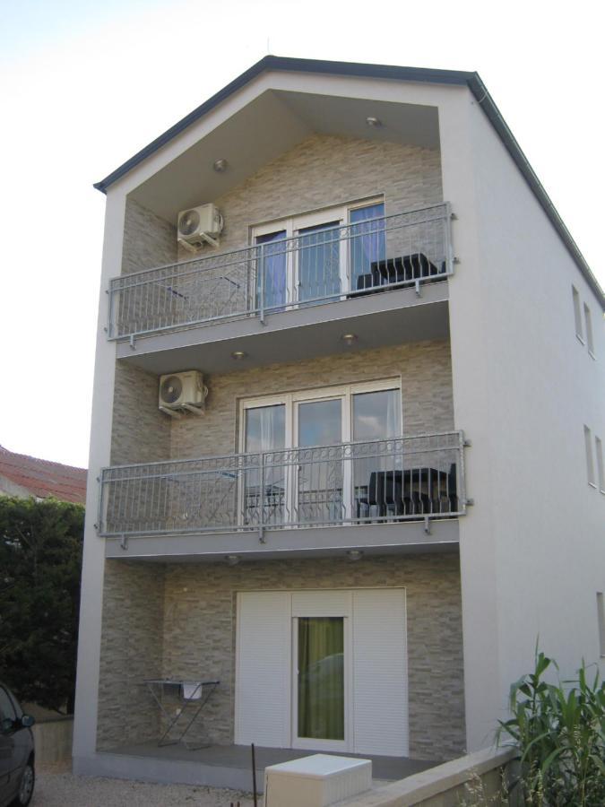 Apartmani Rebecca Vir Bagian luar foto