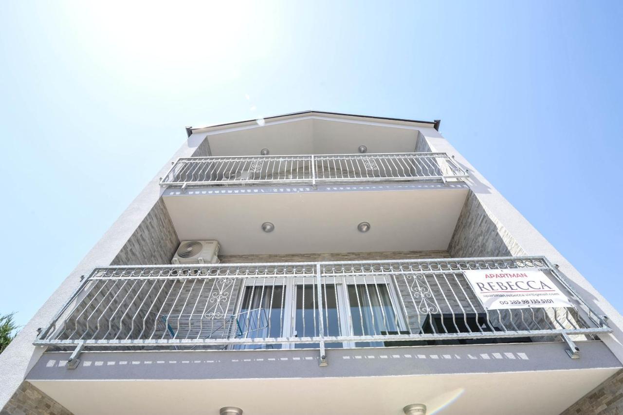 Apartmani Rebecca Vir Bagian luar foto
