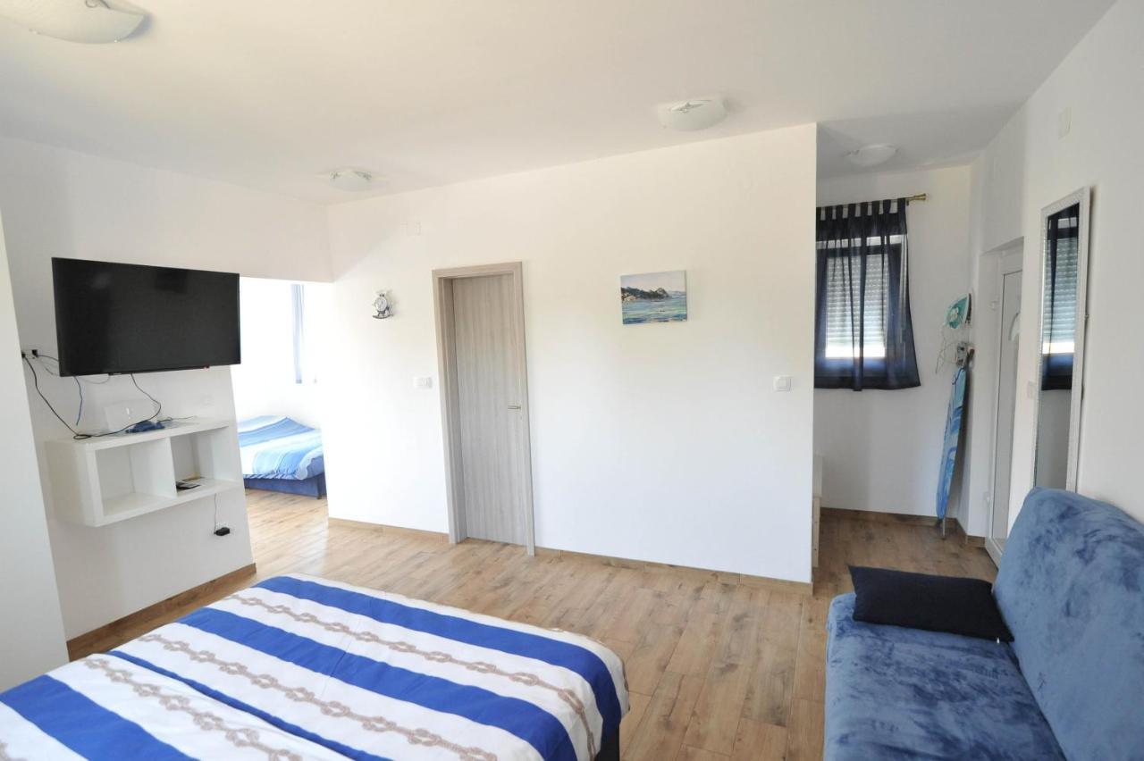 Apartmani Rebecca Vir Bagian luar foto