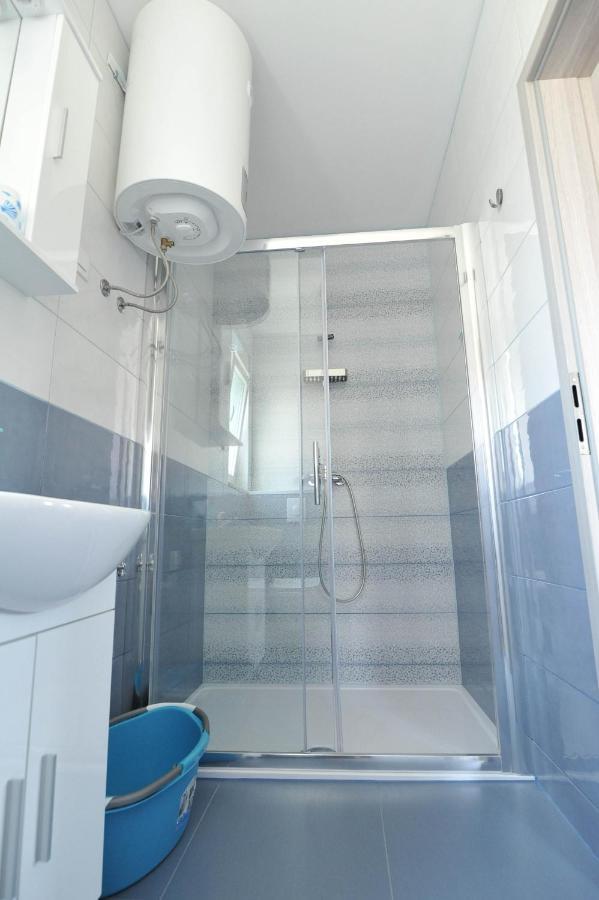 Apartmani Rebecca Vir Bagian luar foto
